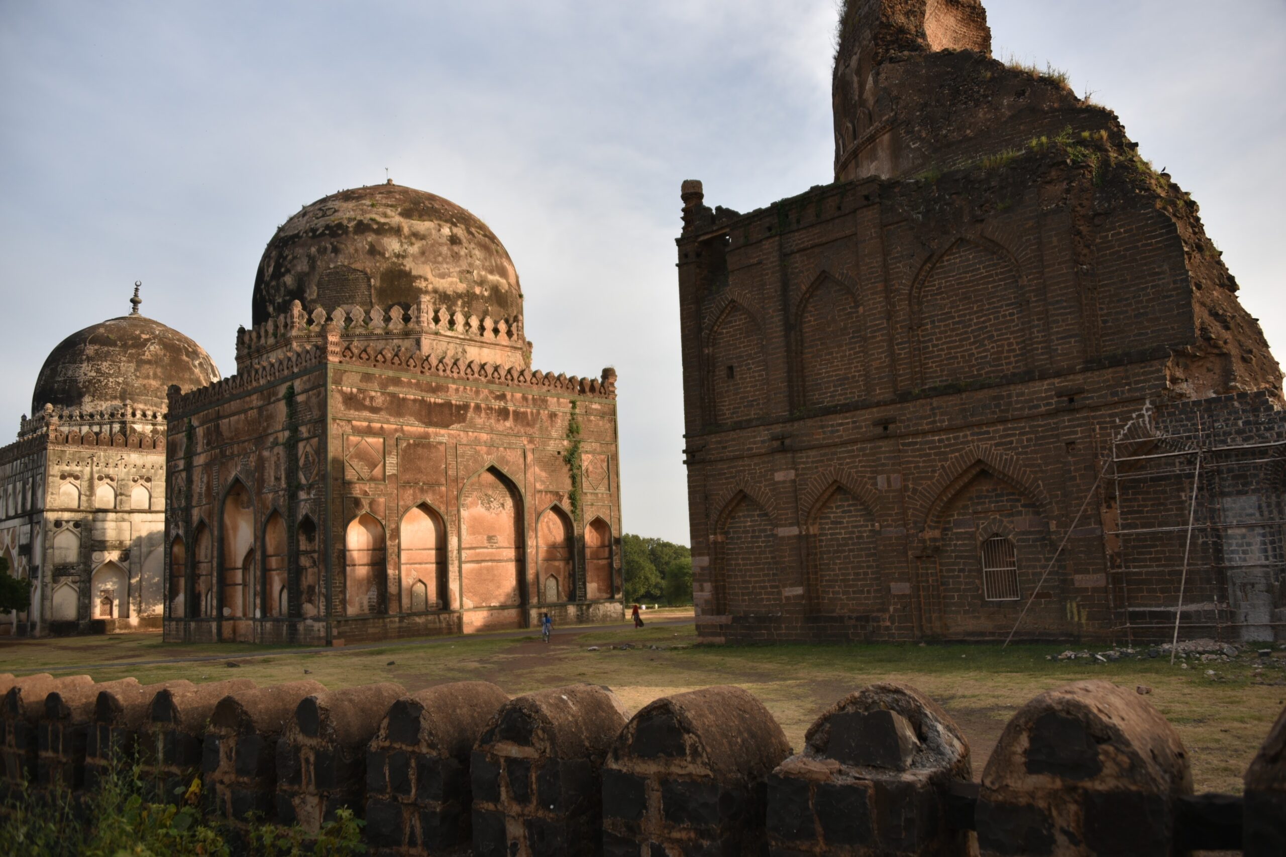 Bahmani Tombs, Ashtur